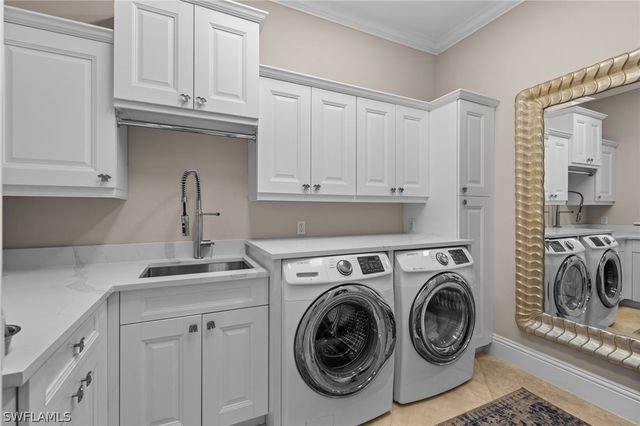 8812 Muirfield DR, Naples, FL 34109