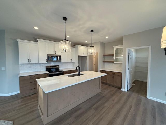 4603 Sonoma Drive, Cedar Falls, IA 50613