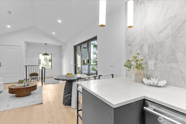4011 SW Maryland Place, Seattle, WA 98116