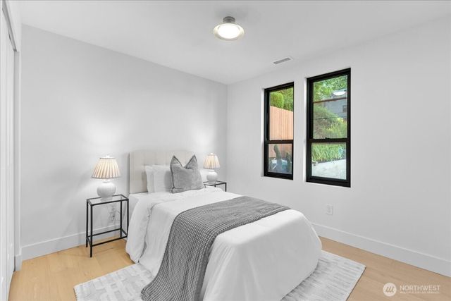 4011 SW Maryland Place, Seattle, WA 98116