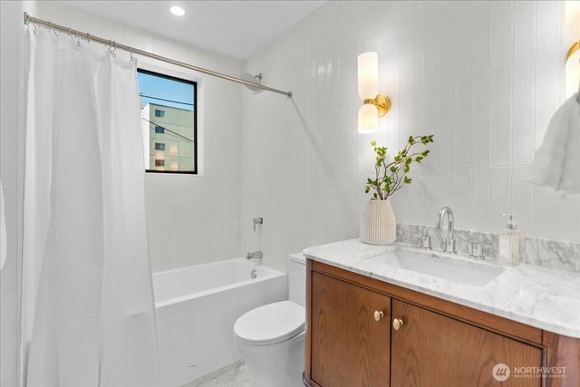 4011 SW Maryland Place, Seattle, WA 98116