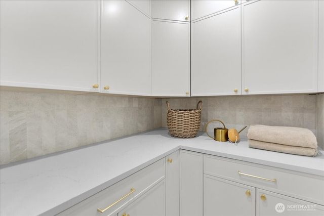 4011 SW Maryland Place, Seattle, WA 98116