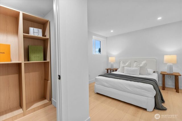 4011 SW Maryland Place, Seattle, WA 98116