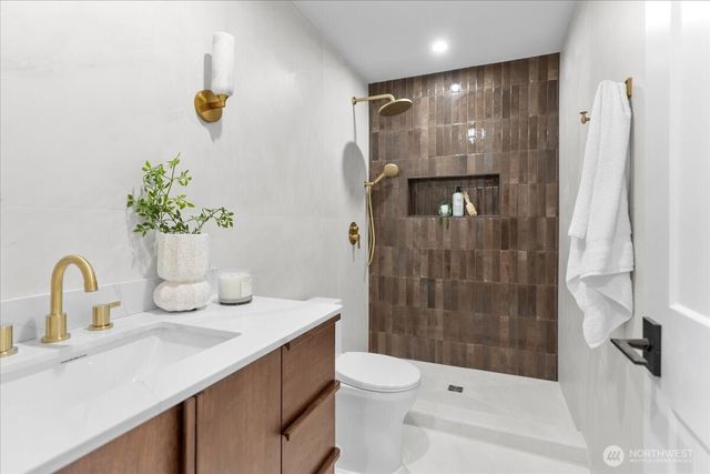 4011 SW Maryland Place, Seattle, WA 98116
