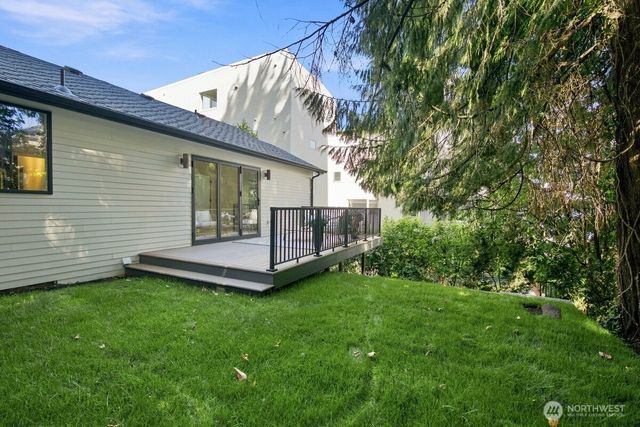 4011 SW Maryland Place, Seattle, WA 98116