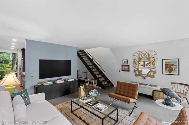 1351 Nicolet Place, Detroit, MI 48207