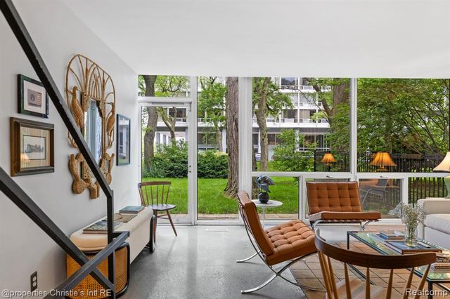 1351 Nicolet Place, Detroit, MI 48207