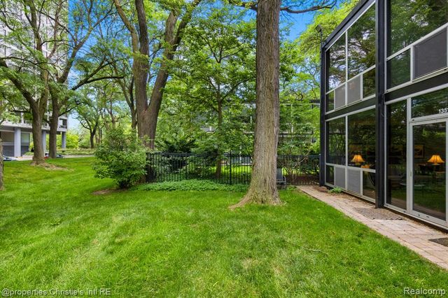 1351 Nicolet Place, Detroit, MI 48207