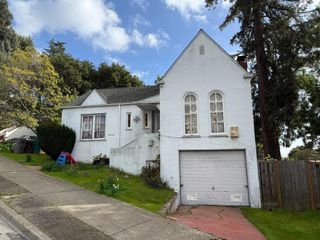 4621 Kaphan Avenue, Oakland, CA 94619
