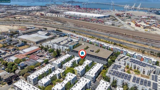 405 Palisade Dr, Oakland, CA 94607