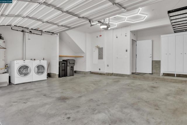 405 Palisade Dr, Oakland, CA 94607