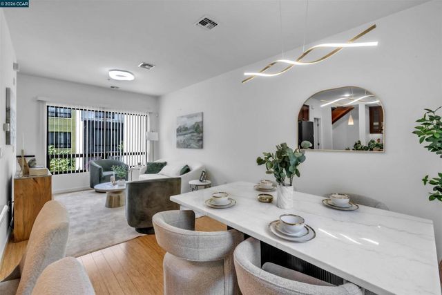 405 Palisade Dr, Oakland, CA 94607