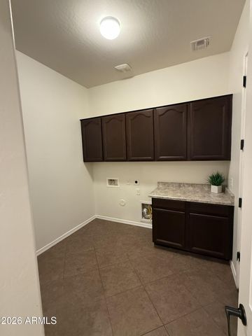 2564 E ORLEANS Drive, Gilbert, AZ 85298