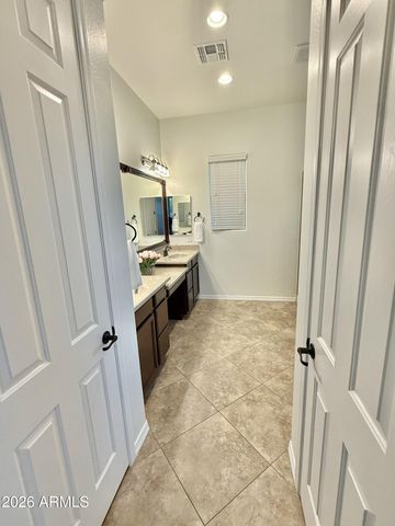 2564 E ORLEANS Drive, Gilbert, AZ 85298