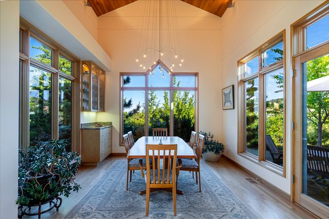 786 Pompadour Drive, Ashland, OR 97520