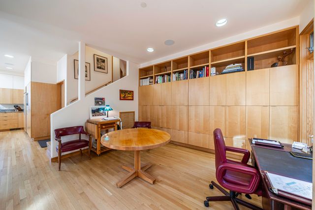 786 Pompadour Drive, Ashland, OR 97520