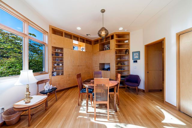 786 Pompadour Drive, Ashland, OR 97520