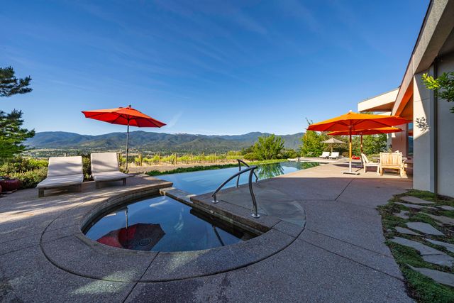 786 Pompadour Drive, Ashland, OR 97520