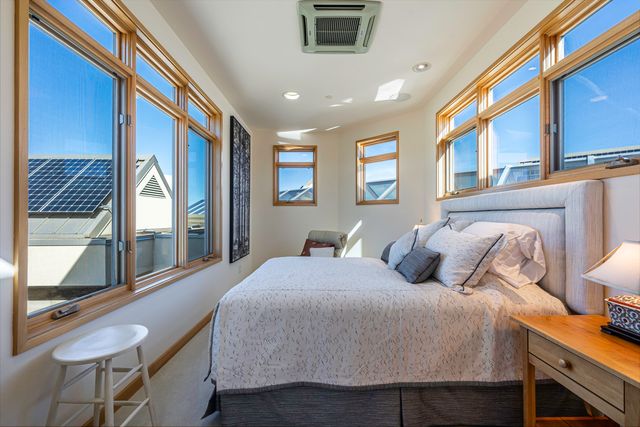 786 Pompadour Drive, Ashland, OR 97520