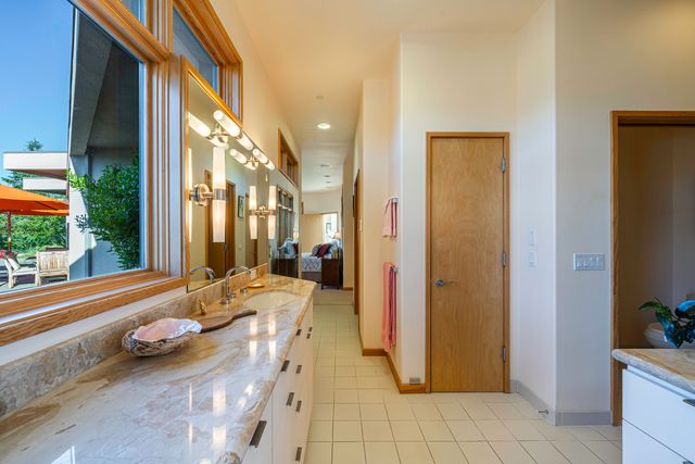 786 Pompadour Drive, Ashland, OR 97520