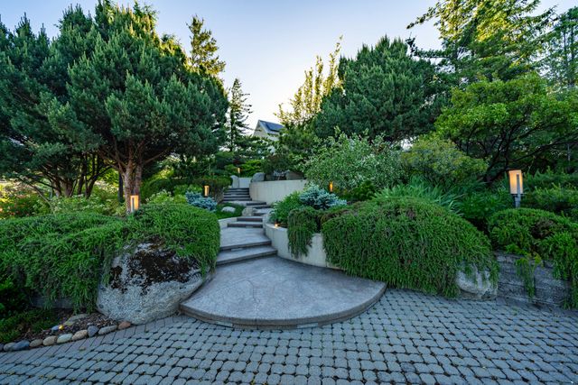 786 Pompadour Drive, Ashland, OR 97520