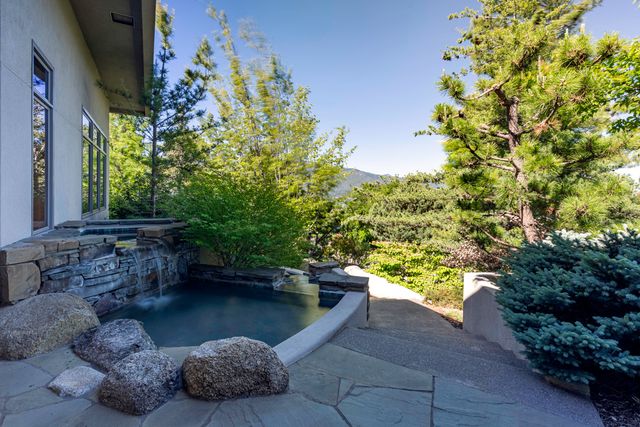 786 Pompadour Drive, Ashland, OR 97520