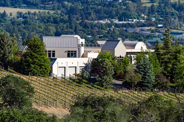 786 Pompadour Drive, Ashland, OR 97520