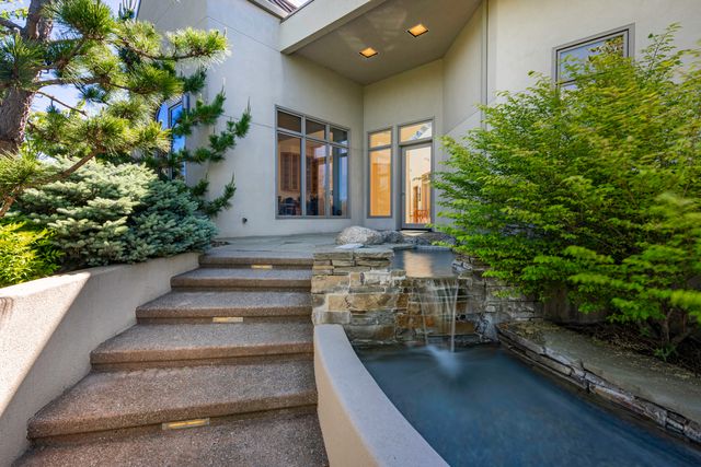 786 Pompadour Drive, Ashland, OR 97520