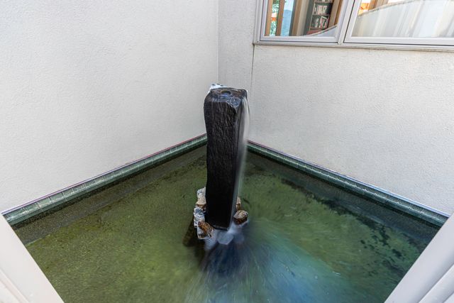 786 Pompadour Drive, Ashland, OR 97520