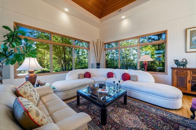 786 Pompadour Drive, Ashland, OR 97520