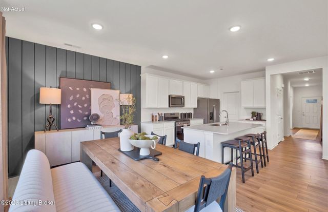 16931 Aiken Ridge Cir, Louisville, KY 40245