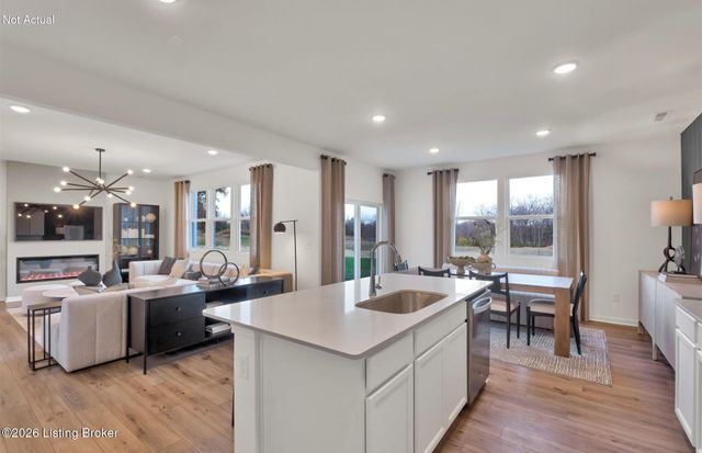 16931 Aiken Ridge Cir, Louisville, KY 40245