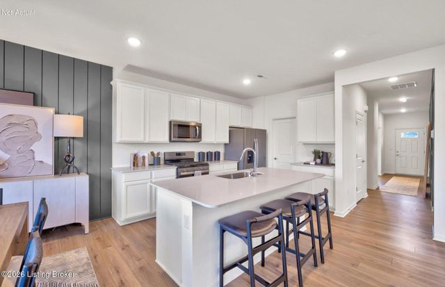 16931 Aiken Ridge Cir, Louisville, KY 40245