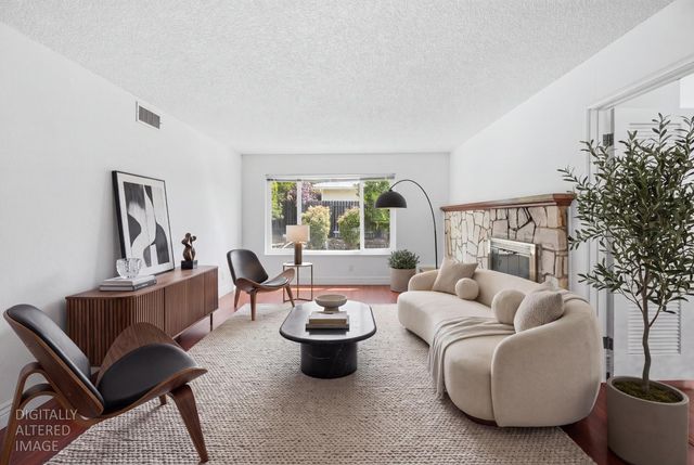 5000 Crestview Dr, Carmichael, CA 95608