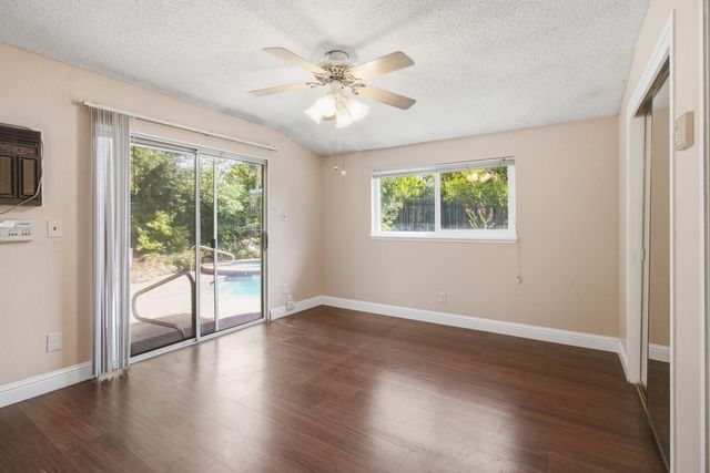 5000 Crestview Dr, Carmichael, CA 95608