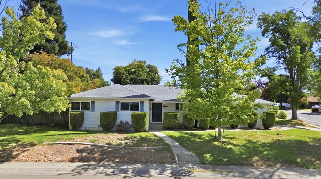 5000 Crestview Dr, Carmichael, CA 95608