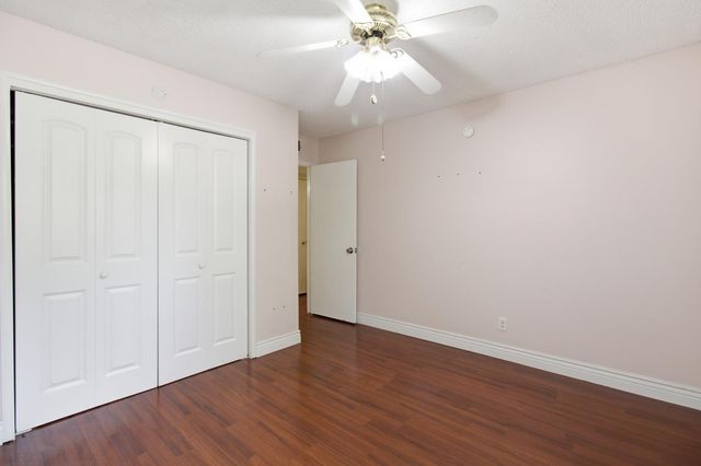 5000 Crestview Dr, Carmichael, CA 95608