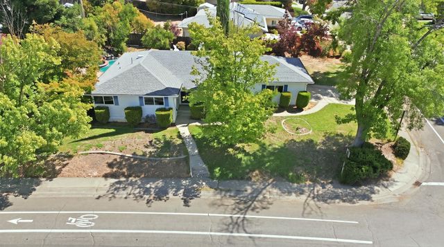 5000 Crestview Dr, Carmichael, CA 95608