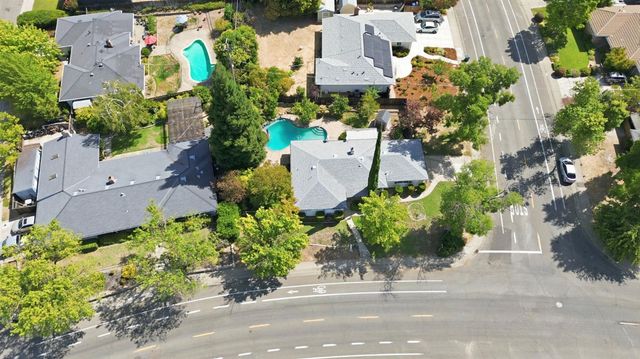 5000 Crestview Dr, Carmichael, CA 95608