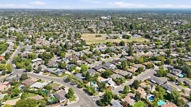 5000 Crestview Dr, Carmichael, CA 95608