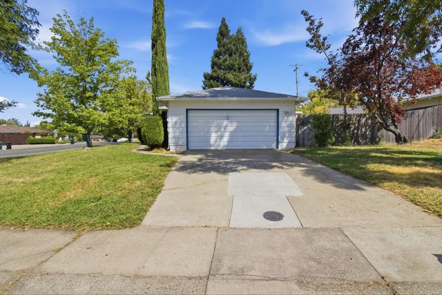 5000 Crestview Dr, Carmichael, CA 95608