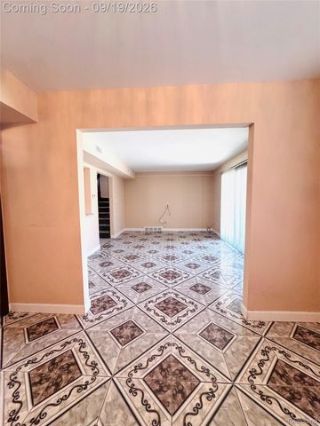 36125 Beverly Drive, Sterling Heights, MI 48310