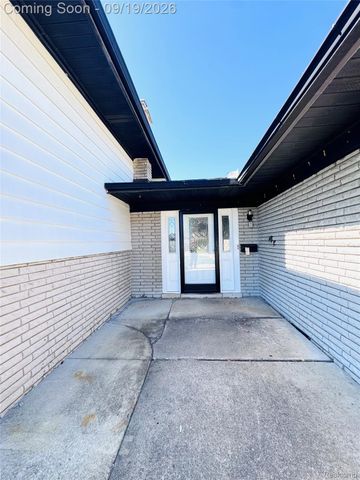 36125 Beverly Drive, Sterling Heights, MI 48310