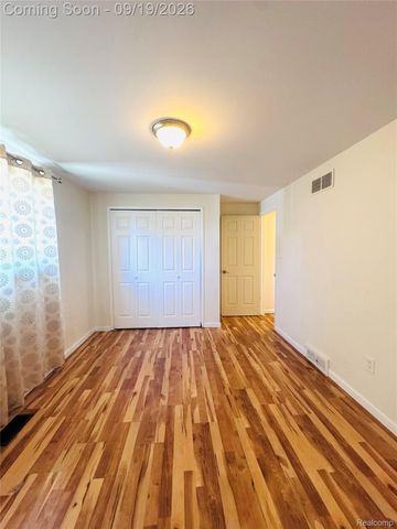 36125 Beverly Drive, Sterling Heights, MI 48310