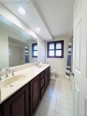 36125 Beverly Drive, Sterling Heights, MI 48310