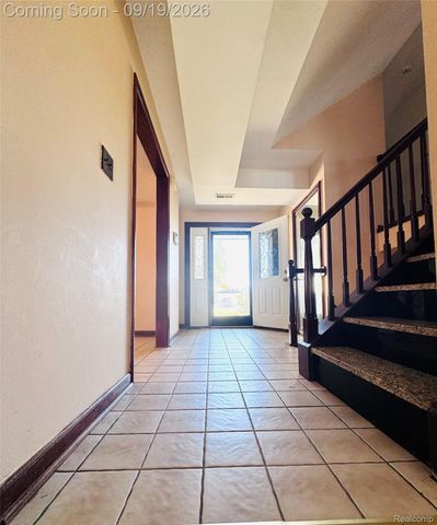 36125 Beverly Drive, Sterling Heights, MI 48310
