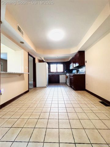 36125 Beverly Drive, Sterling Heights, MI 48310