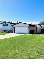 36125 Beverly Drive, Sterling Heights, MI 48310