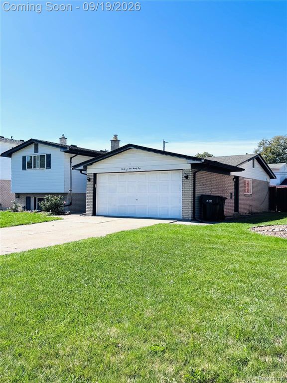 36125 Beverly Drive, Sterling Heights, MI 48310