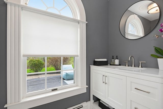2 North Road, East Kingston, NH 03827